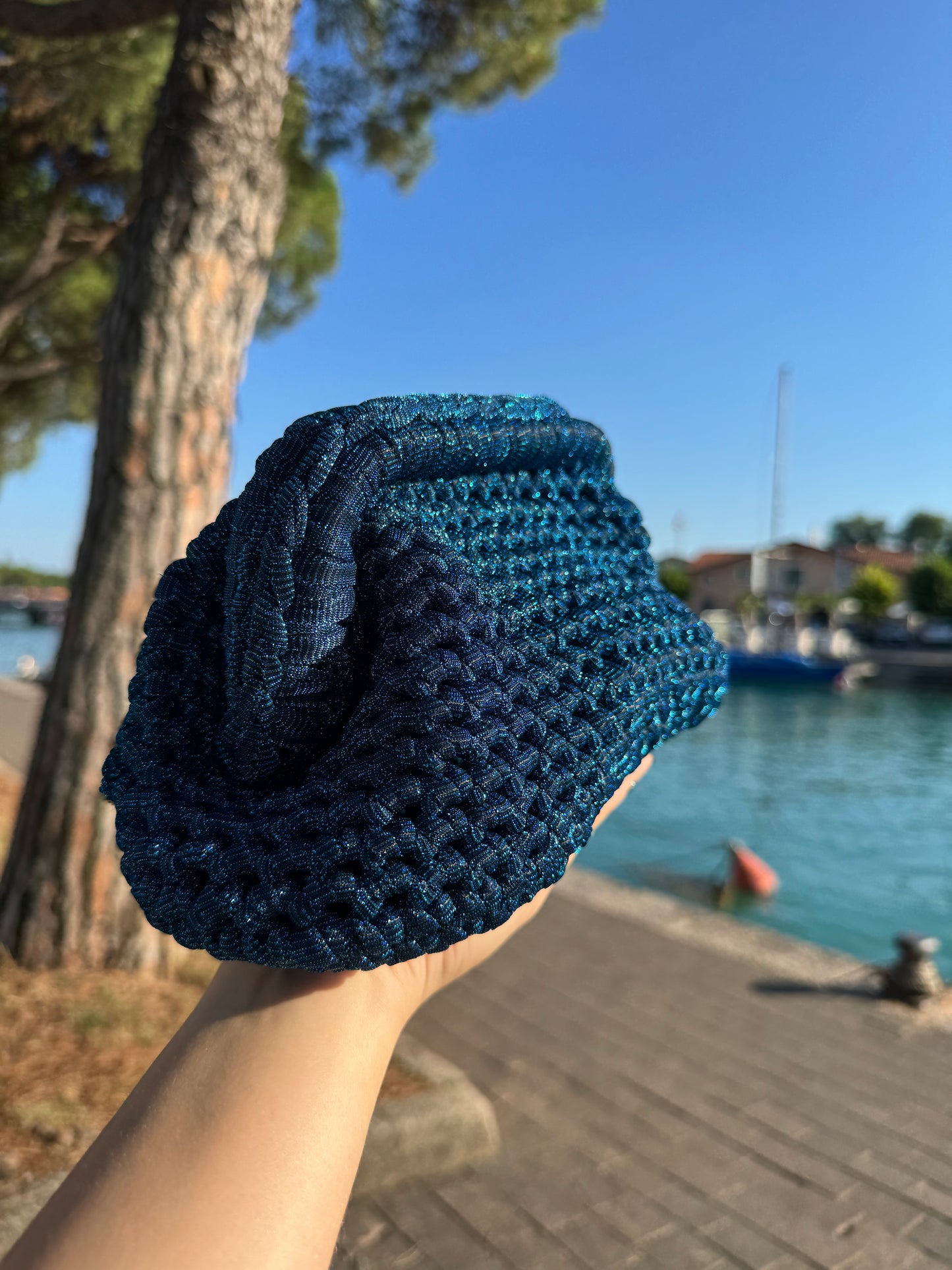 Clutch Media Blu Lurex